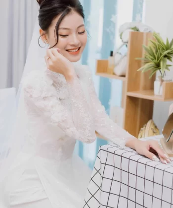 May đo váy cưới cho cô dâu Á khôi Thu Huyền