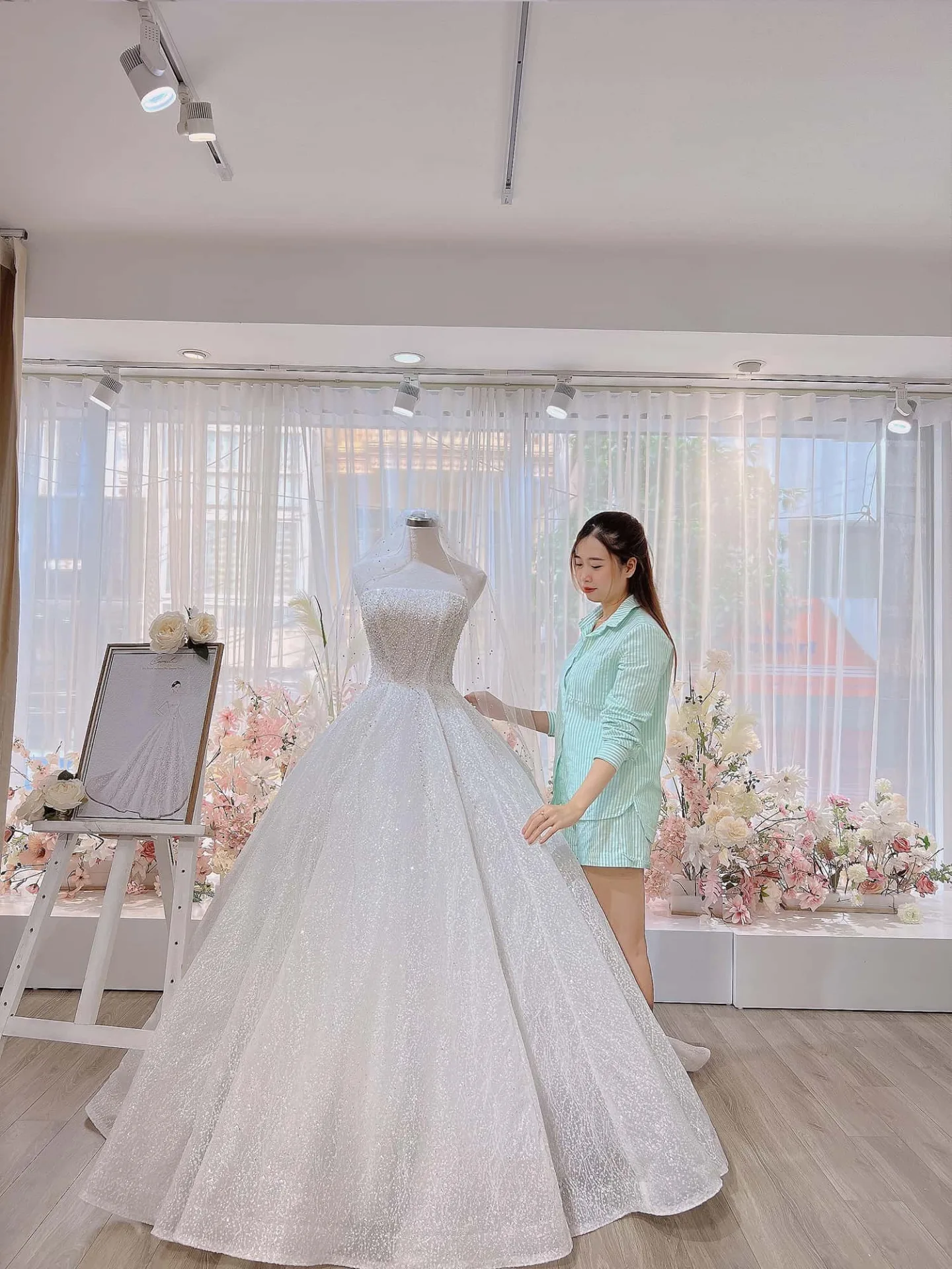 Thiết kế may đo váy cưới cô dâu Quỳnh Trang (10)