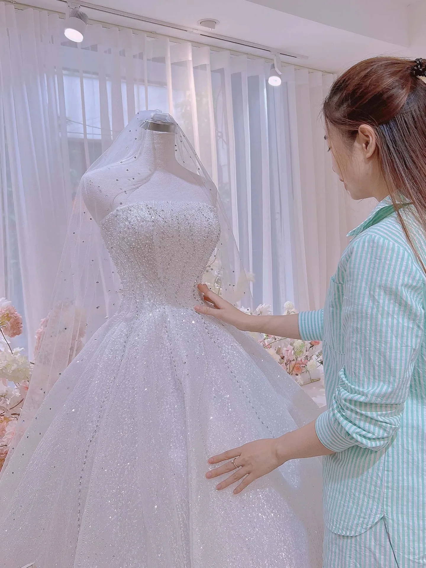 Thiết kế may đo váy cưới cô dâu Quỳnh Trang (11)