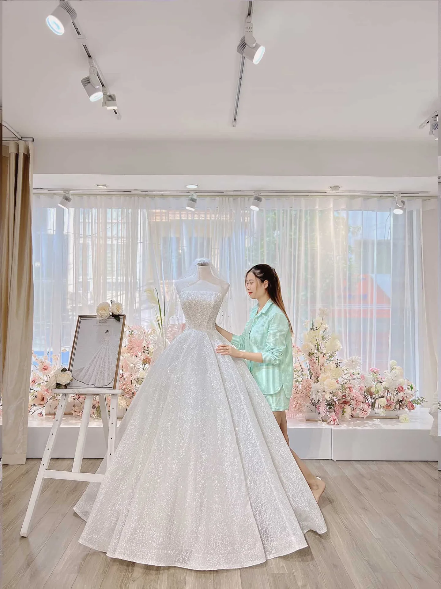 Thiết kế may đo váy cưới cô dâu Quỳnh Trang (9)