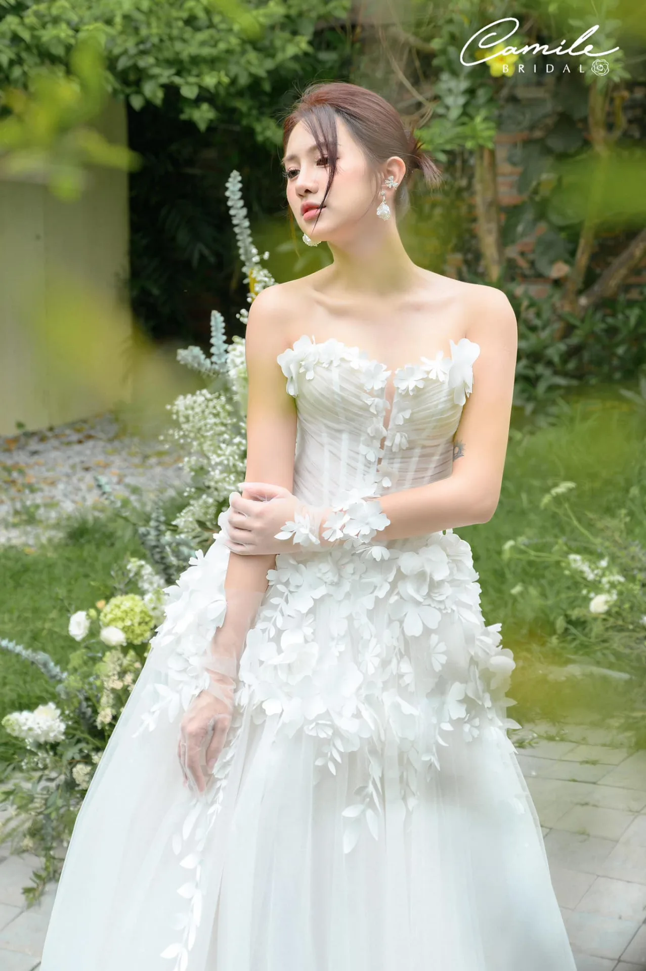 Look 7 Vẻ Đẹp Rực Rỡ Dành Cho Tiệc Ngoài Trời 1 Look 07