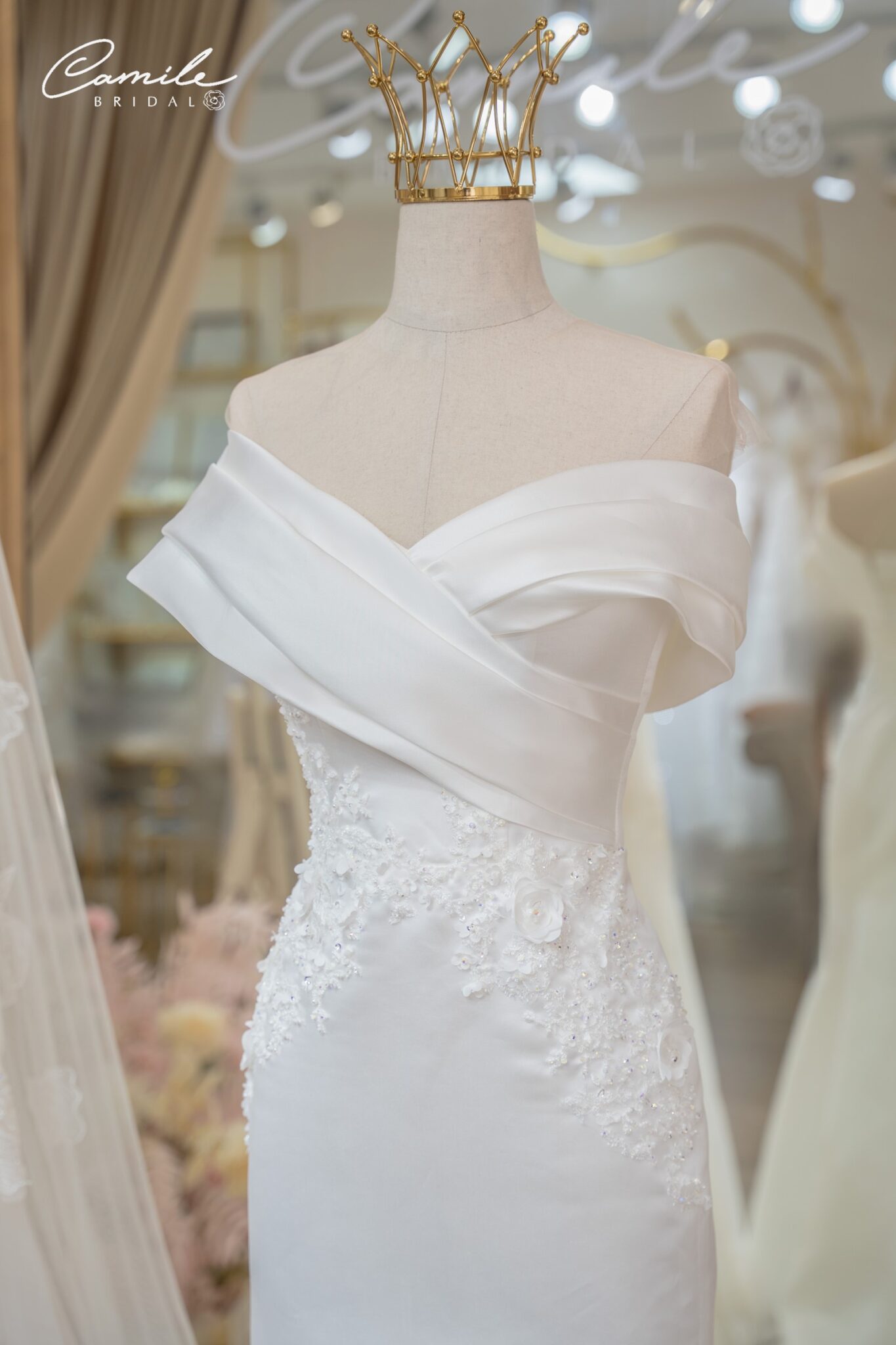 Custom Designed Wedding Dresses for Bride Duong Hang Phuong - CAMILE BRIDAL