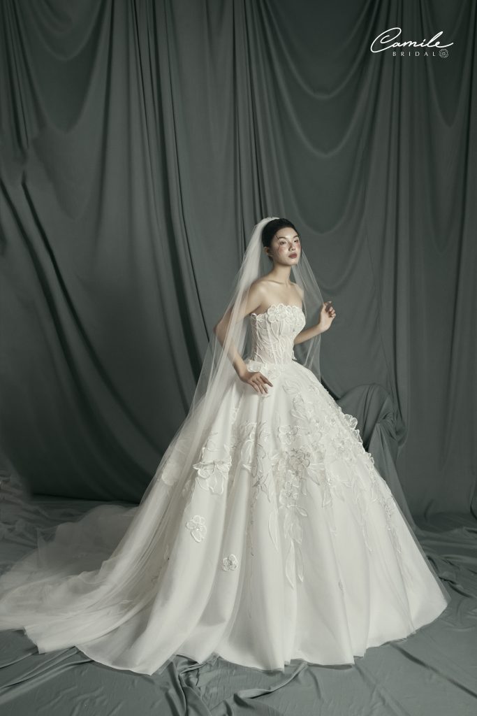 𝐀𝐋𝐈𝐂𝐈𝐀 𝐂𝐎𝐋𝐋𝐄𝐂𝐓𝐈𝐎𝐍: 𝐋𝐎𝐎𝐊 𝟔