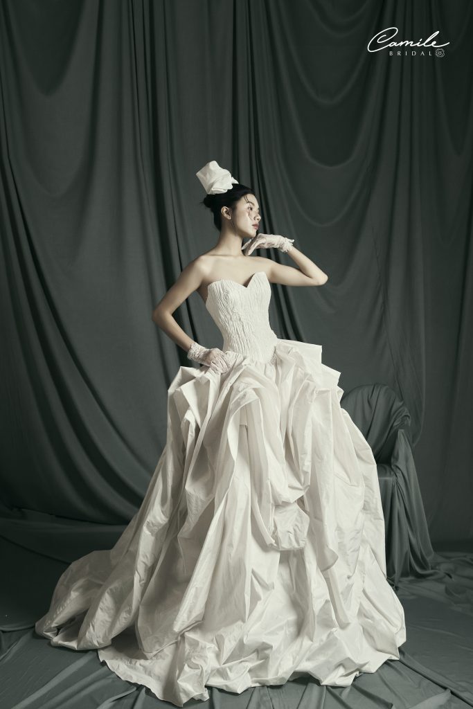 𝐀𝐋𝐈𝐂𝐈𝐀 𝐂𝐎𝐋𝐋𝐄𝐂𝐓𝐈𝐎𝐍: 𝐋𝐎𝐎𝐊 𝟏