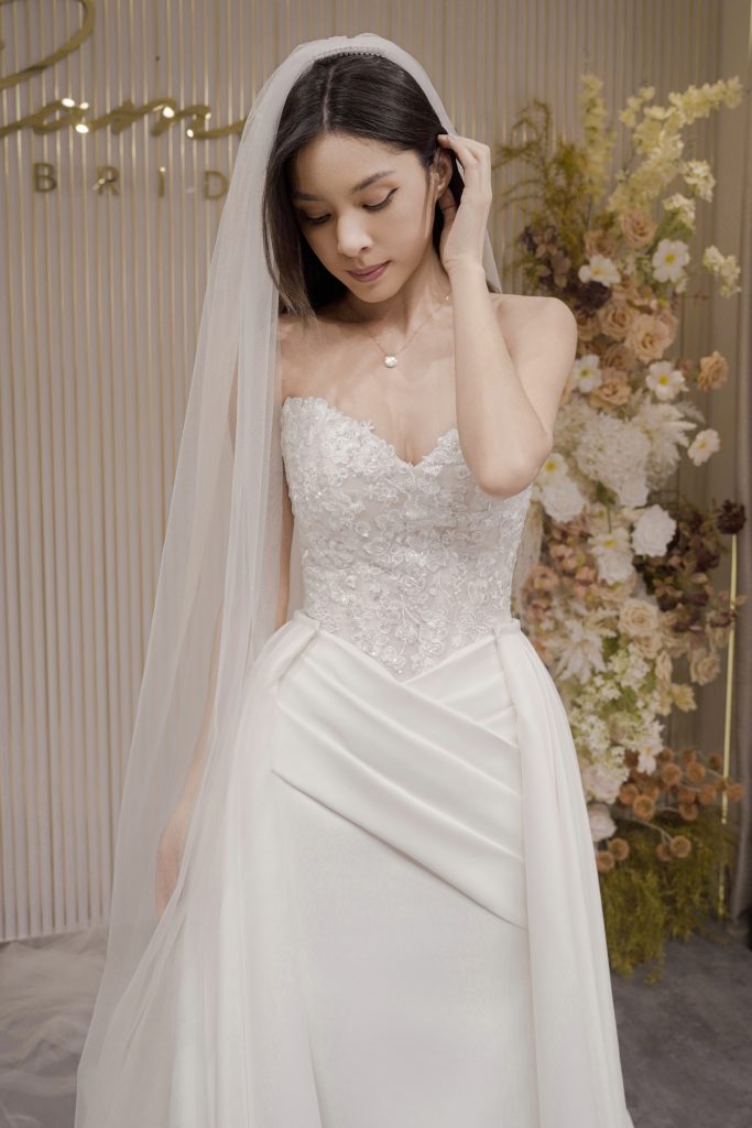 Custom–Made Wedding Dress for Bride Aline 2025