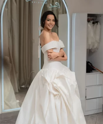Custom-made wedding gowns for bride Marystar
