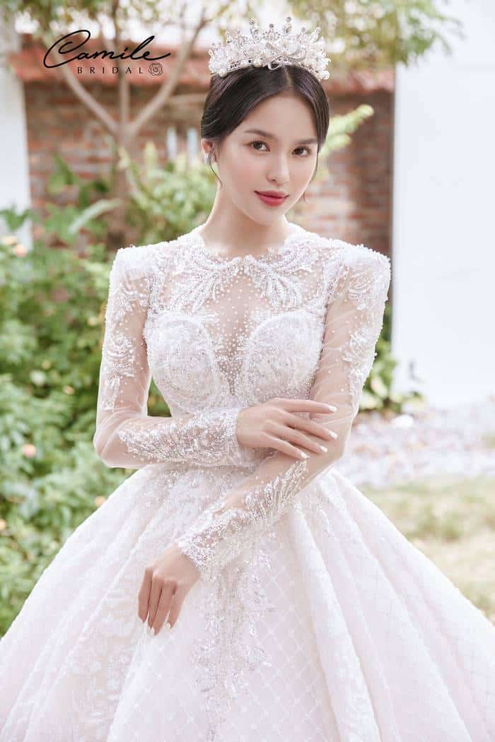 4 mẫu váy cưới đẹp sang trọng nhất năm 2023 dành cho cô dâu