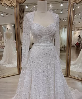May đo váy cưới cô dâu Tiara Dương