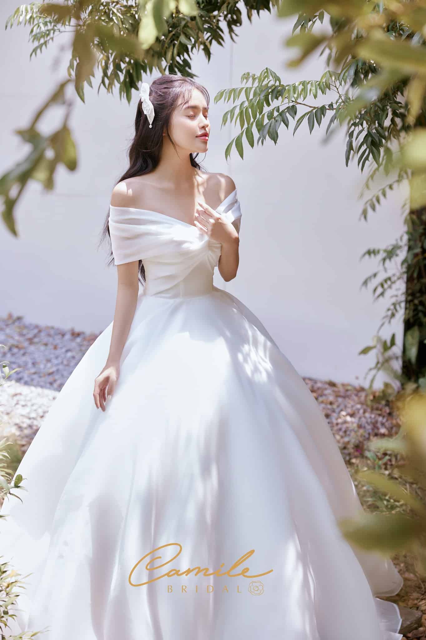 Top 10 chất liệu váy cưới phổ biến giúp cô dâu lựa chọn váy cưới phù hợp -  Mudi Blog