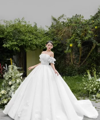 Look 05 of Floral Collection Sự Dịu Dàng Trong Thiết Kế Trễ Vai