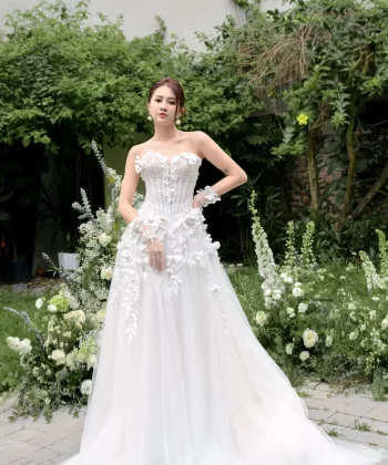Look 07 của Bộ Sưu Tập Floral - Sự Tươi Mới Và Ngọt Ngào Cho Cô Dâu Hiện Đại