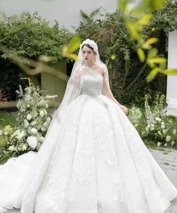 Look 08 của Floral Collection: Thiết Kế Cúp Ngực Trẻ Trung Biến Mọi Cô Gái Thành Công Chúa