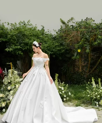 Look 21 of Floral Collection - Bộ Váy Cưới Ngọt Ngào Nữ Tính Với Hoa Đính Kết Thủ Công