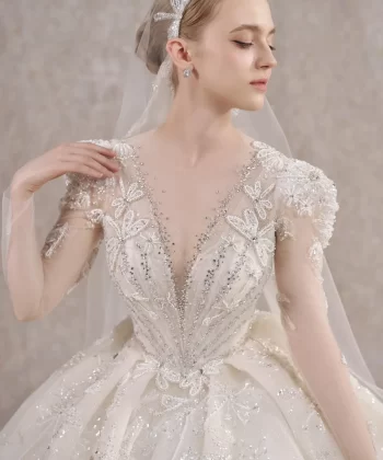 Look 1 Của Bộ Sưu Tập SCARLETT COLLECTION - Vẻ Đẹp Quyến Rũ Mang Đậm Phong Cách Nữ Hoàng