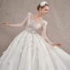 Look 2 trong bộ sưu tập SCARLETT COLLECTION - Nét Đẹp Quyến Rũ và Sang Trọng Đỉnh Cao