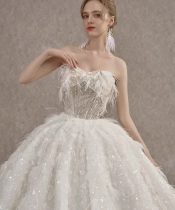 Look 19 Trong Bộ Sưu Tập Scarlett Collection - Vẻ Đẹp Hoàng Gia Của Camile Bridal