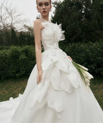 Look 11 of La Rosé Collection – Thanh Khiết Như Ánh Mây, Ngọt Ngào Như Cánh Hoa